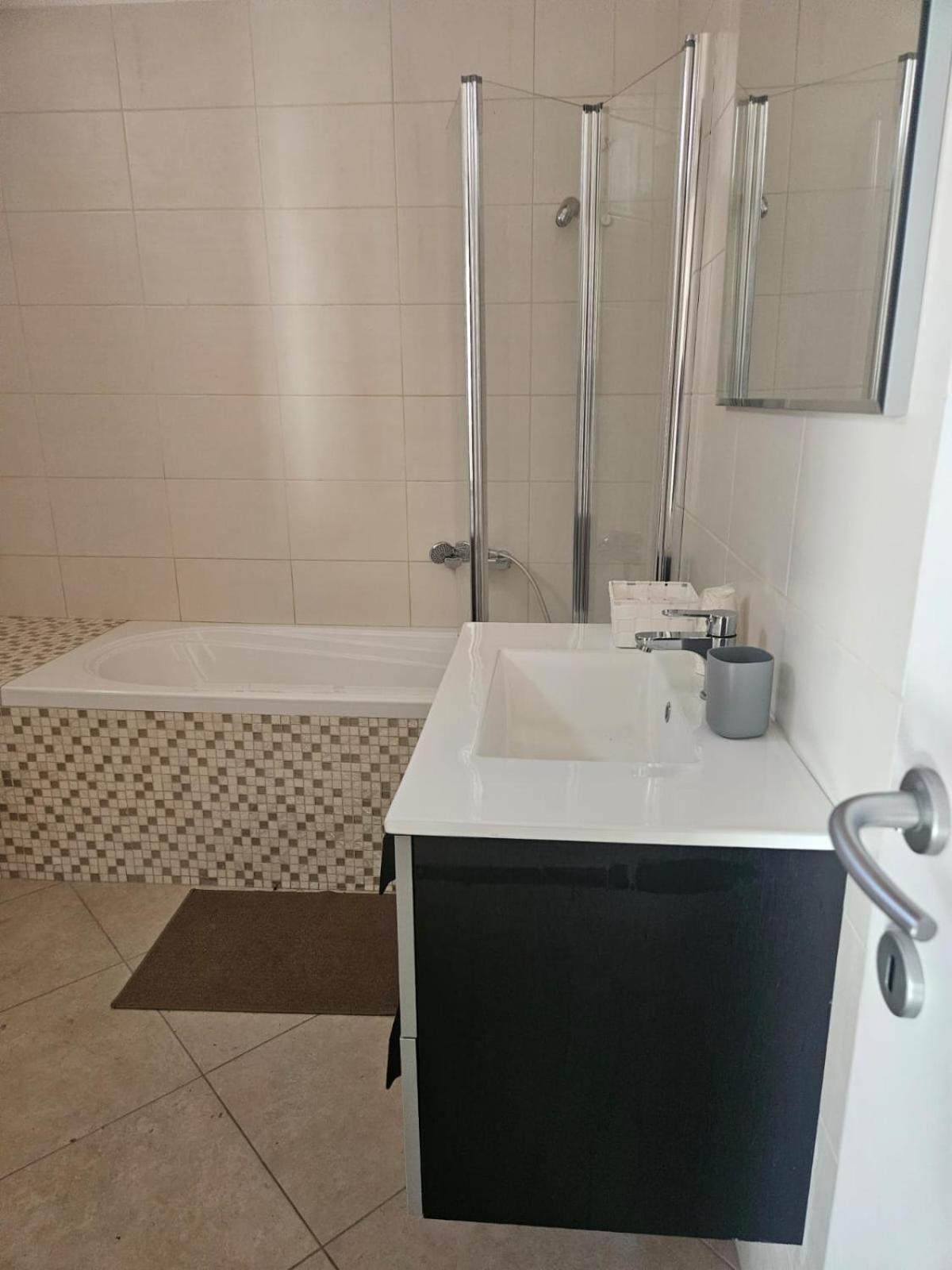 Sotto La Torre Apartman LʼAquila Kültér fotó
