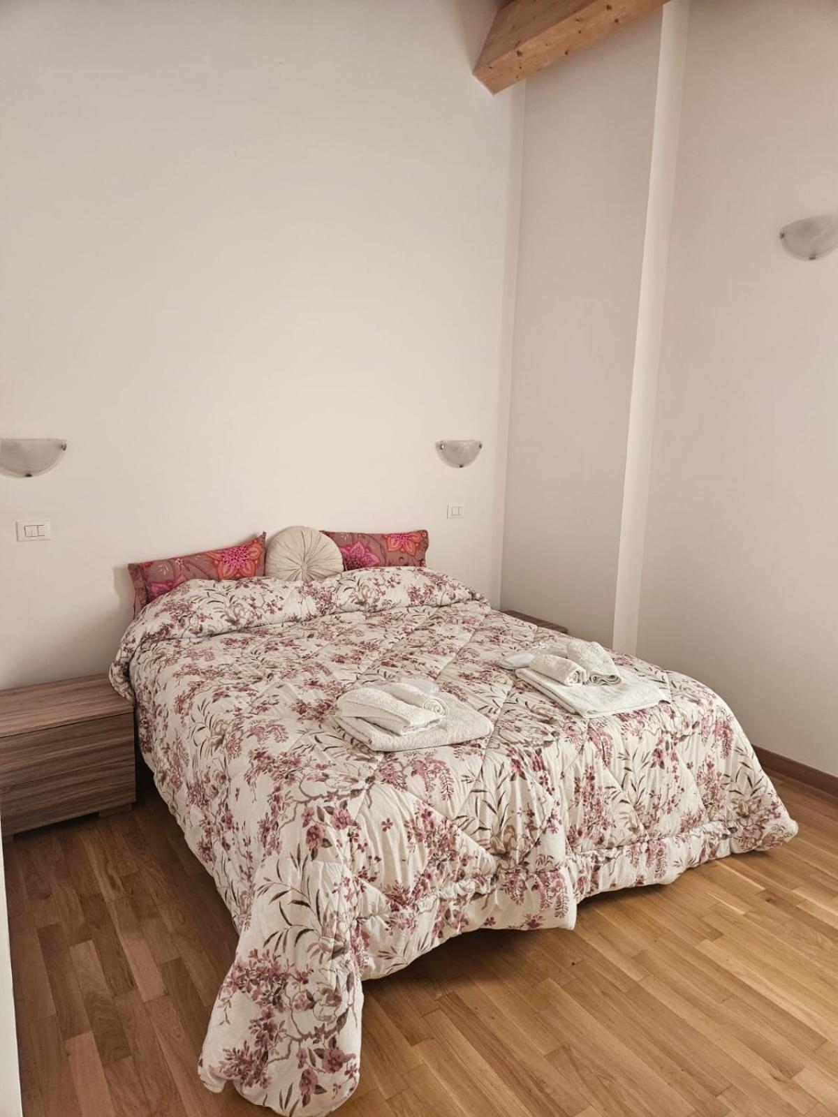 Sotto La Torre Apartman LʼAquila Kültér fotó