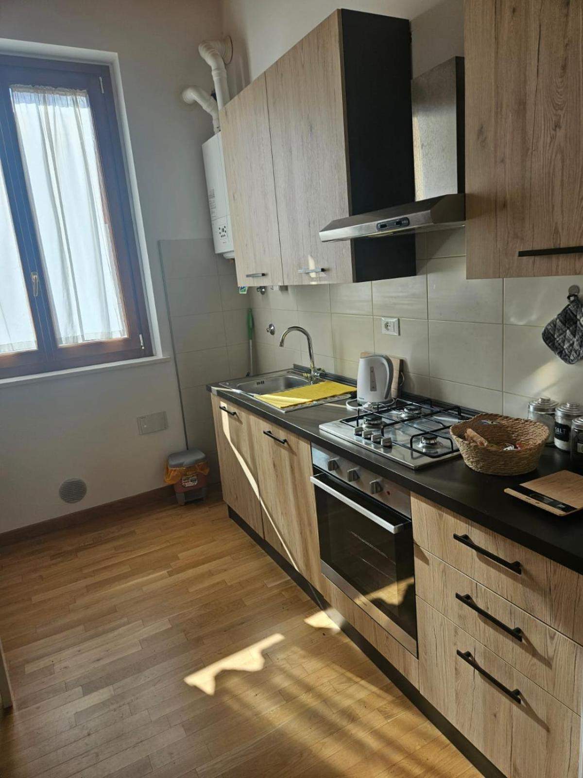 Sotto La Torre Apartman LʼAquila Kültér fotó