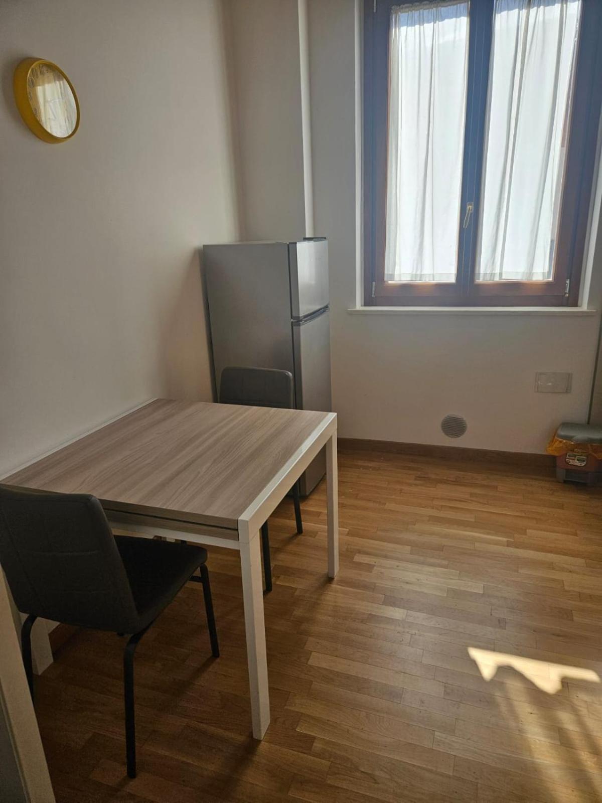 Sotto La Torre Apartman LʼAquila Kültér fotó