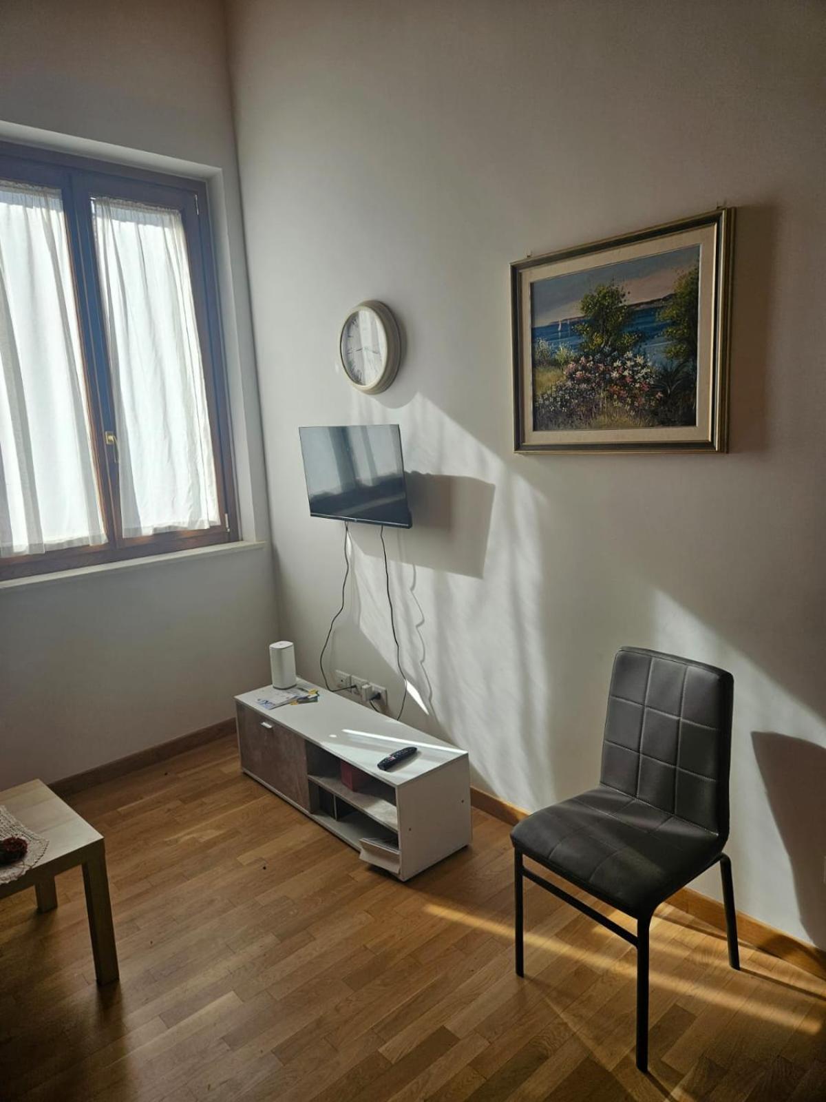 Sotto La Torre Apartman LʼAquila Kültér fotó